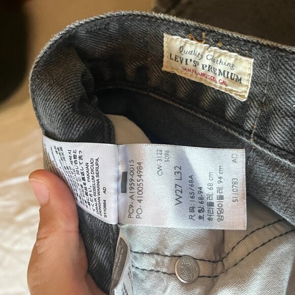 27x32 Levi's 501 '90s Women's Jeans - Picture 8 of 9